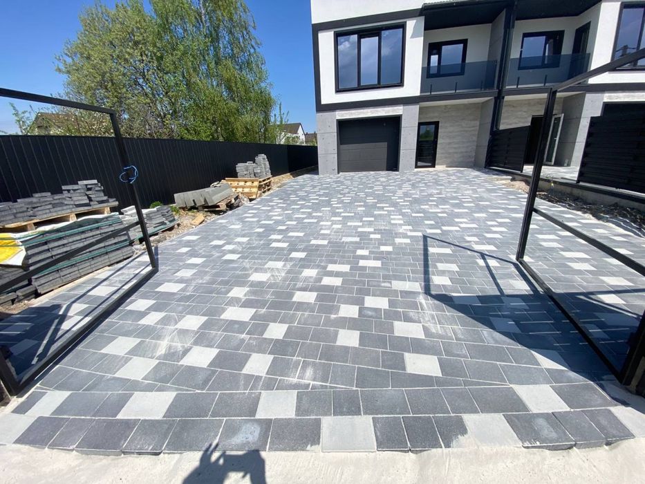 Професійна укладка бруківки