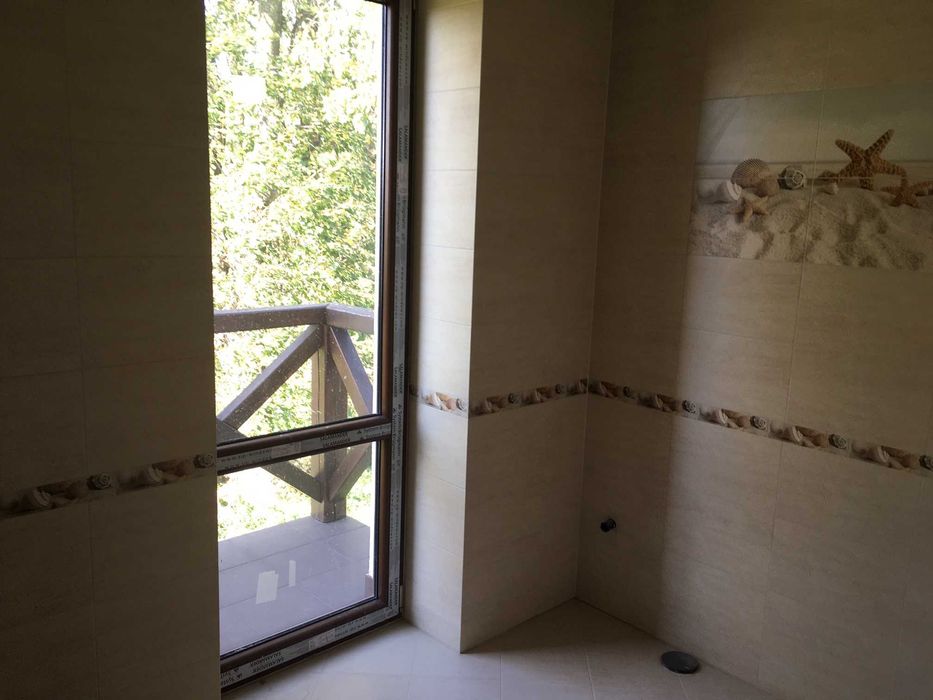 Будинок з ремонтом близько Львова