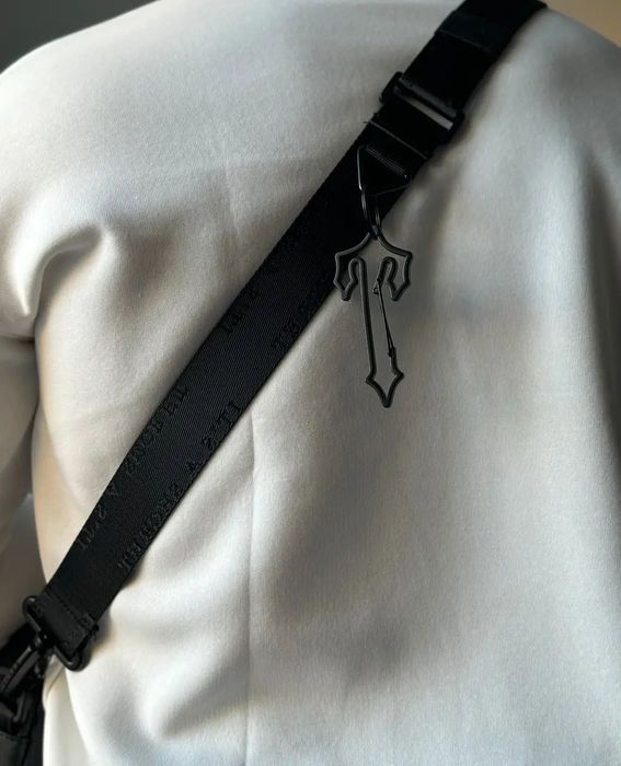 Мессенджер через плече Trapstar Crossbody Bag чорна.