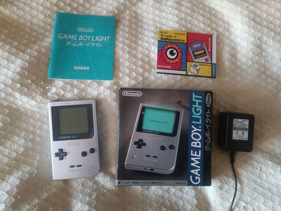 Nintendo Game boy Light
