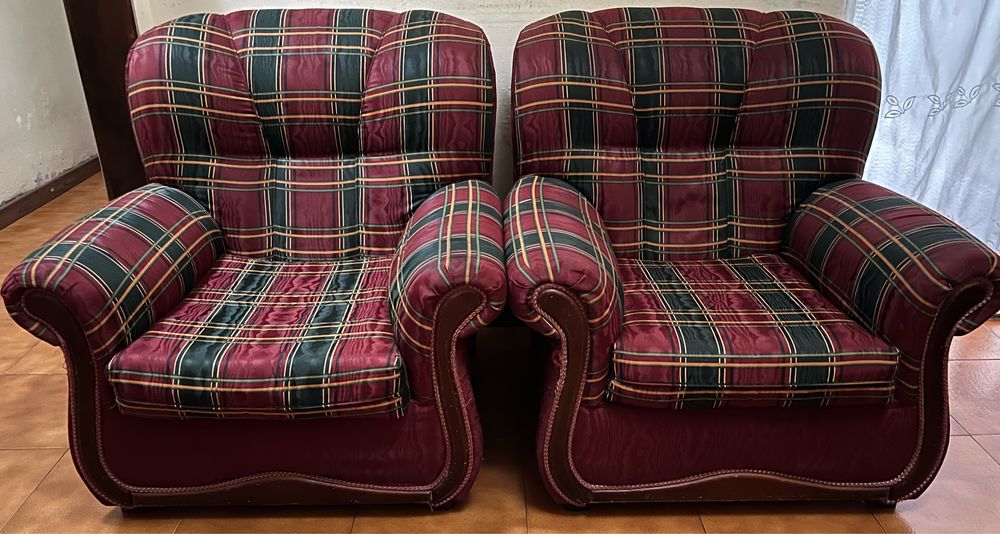 Conjunto Sofá-Cama + 2 Sofás Pequenos