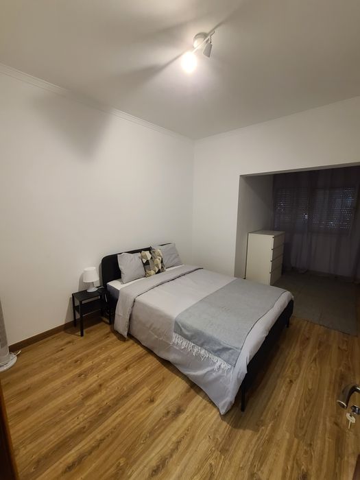 Alugo quarto em Casal de Cambra 500€ tudo incluido