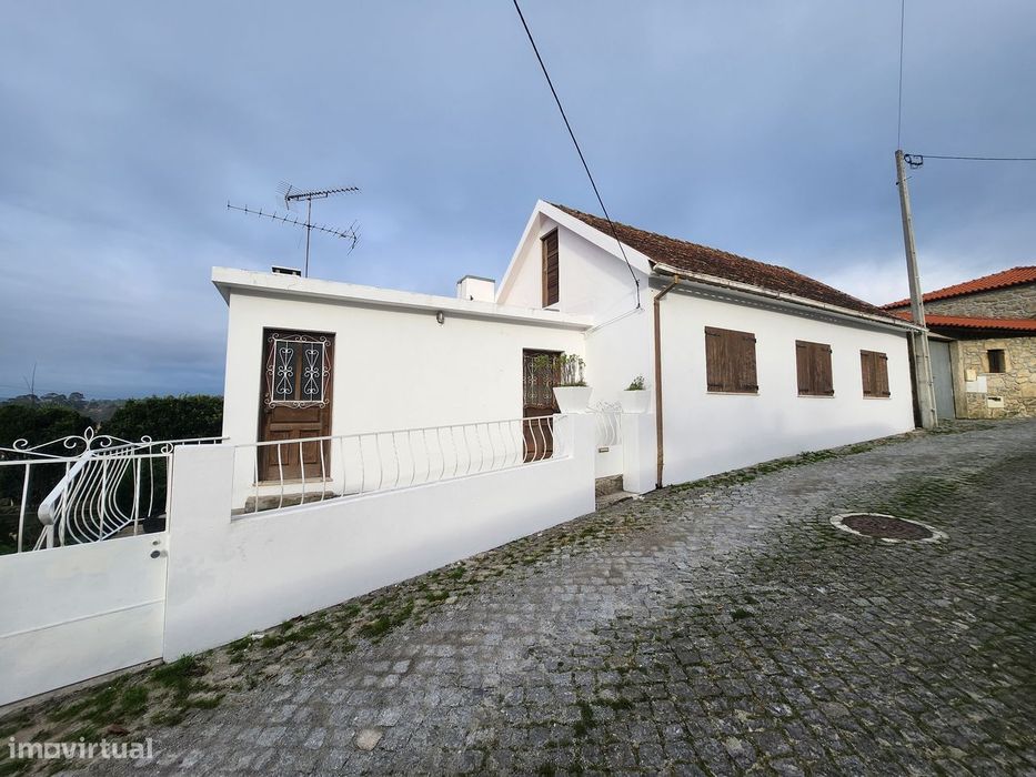 Moradia T2, Neves