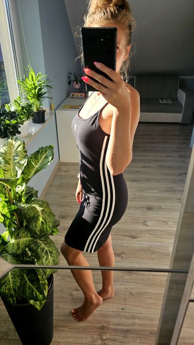 Czarna oryginalna sukienka damska Adidas r.S