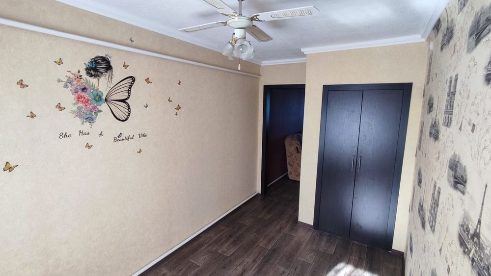 Продам 4-х кімнатну квартиру з автономним опаленням .