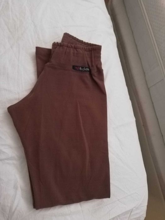 Calça de ginasio/leggins/ desporto castanho, veste S/M otimo estado