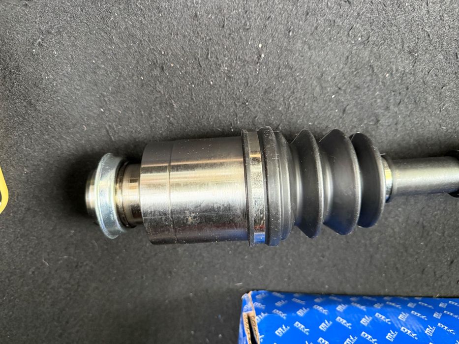 Продаю нову піввісь (полуось) для Mazda 3 1.6