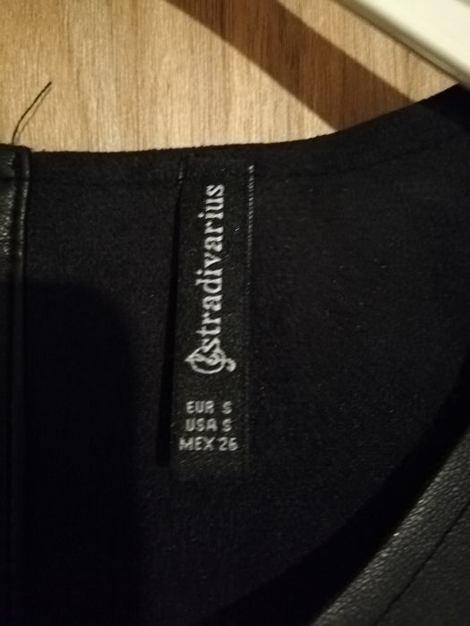 Sukienka Stradivarius