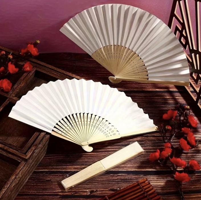 Leques Dobráveis Brancos – Conjunto de 8 Unidades