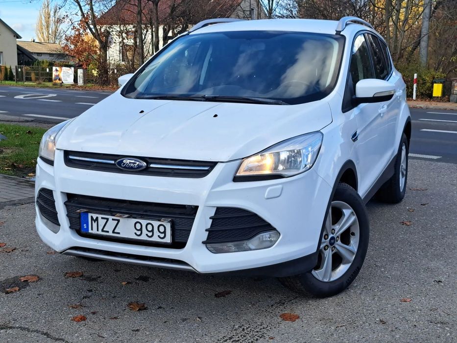 Ford Kuga Bezwypadkowa udokumentowany przebieg serwisowana po opatach