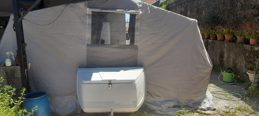 Atrelado tenda saurium