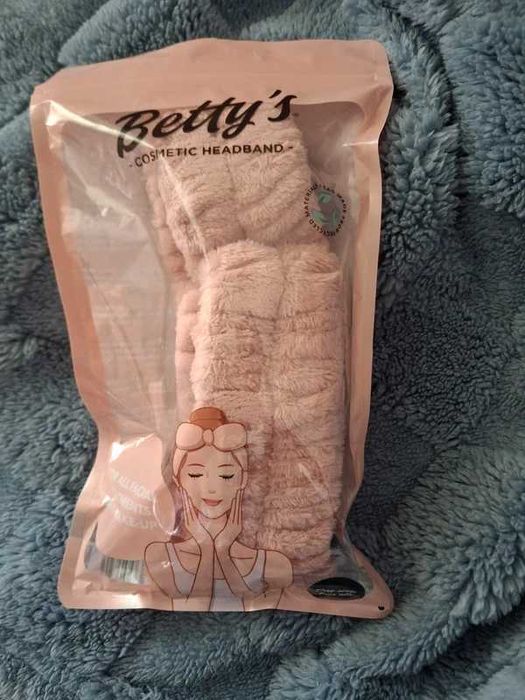 Opaska na włosy w kolorze beżowym