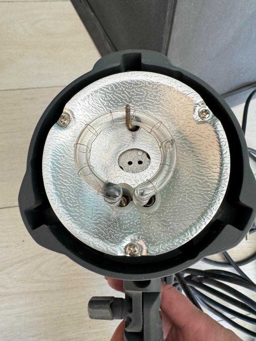 Студійний спалах Mircopro mq-200 + софтбокс