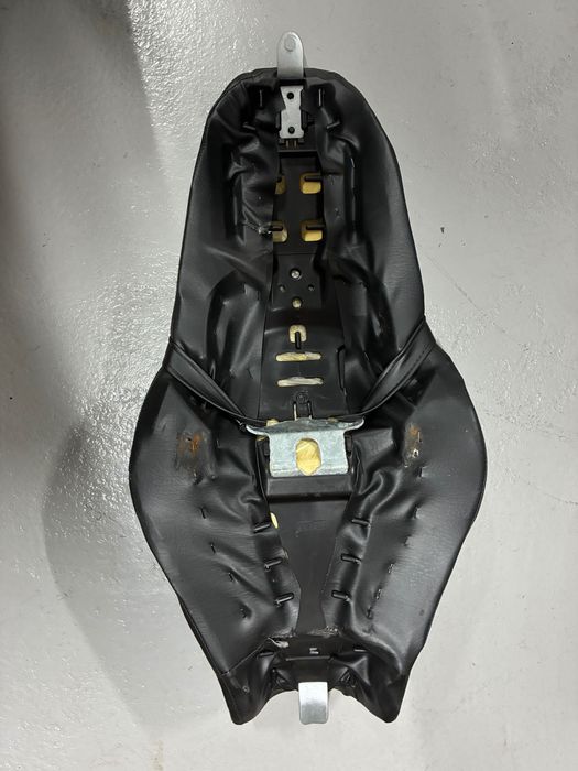 Harley Davidson Sportster 883, 1200 assentos bancos solo duplos