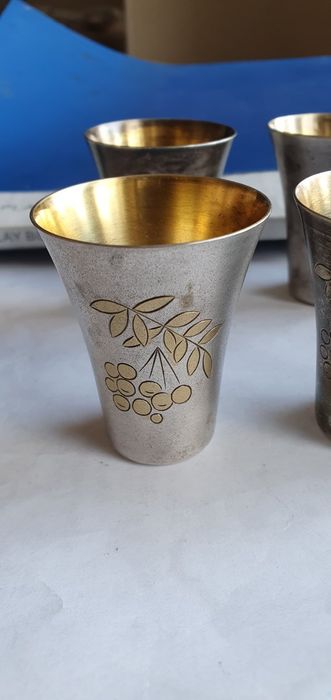 Продам серебряные стопки