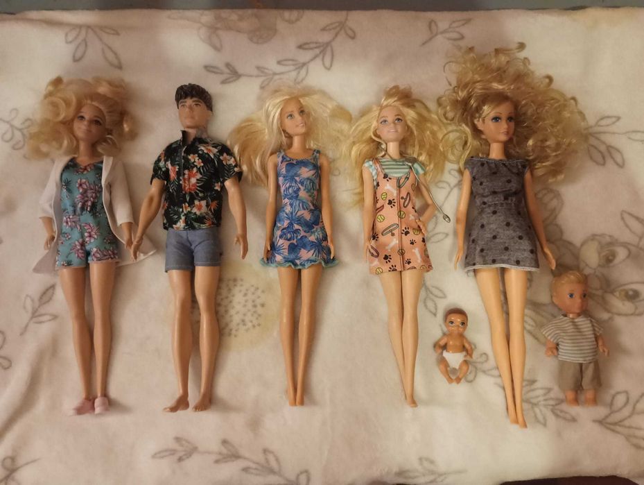 Barbies em bom estado