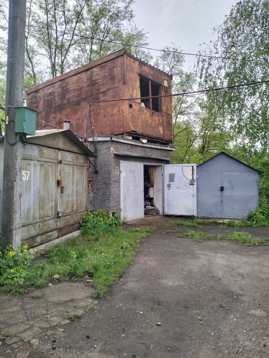 Великий  ГАРАЖ  АК-25 на пр.Миру