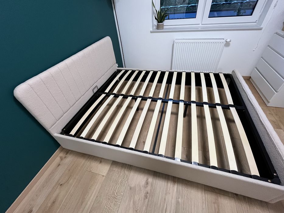 Jak nowe! Łóżko dwuosobowe BOUNCLE 160×200 cm – beżowe