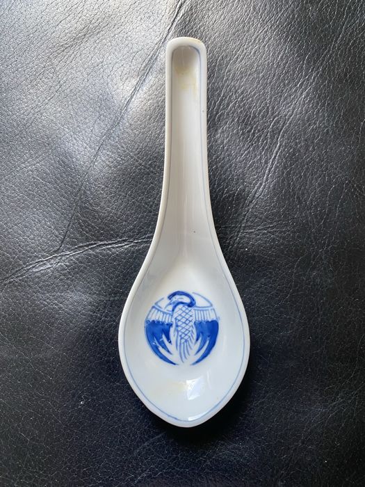 Colheres orientais decorativas em porcelana