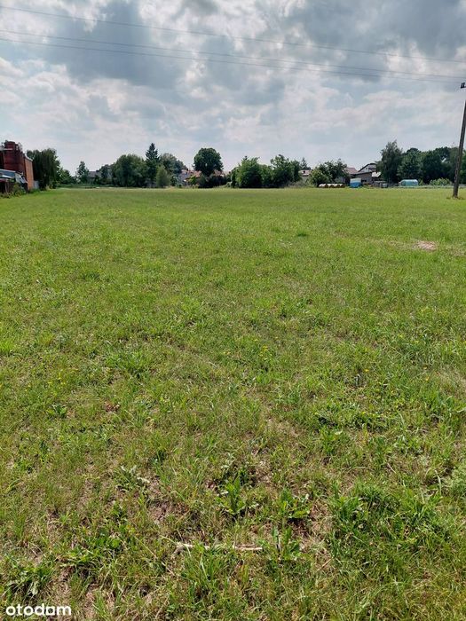 Działka budowlana 810m² pod miastem - atrakcyjna cena