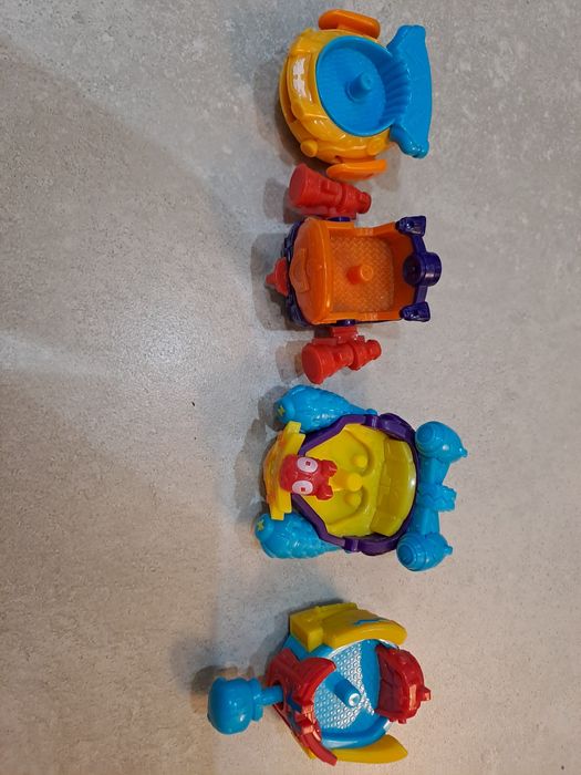 Super things,  Super zings, pojazdy, figurki
