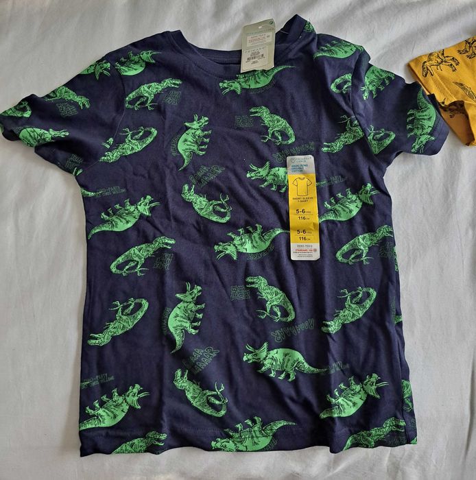2 T-Shirts Primark - Dinossauros - Tamanho 116m - Criança 5/6 anos