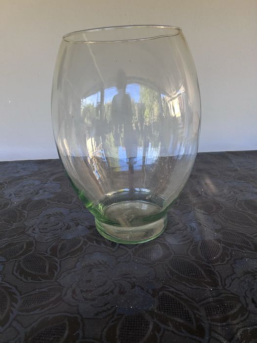 Frasco grande de vidro  alto , varias soluçoes