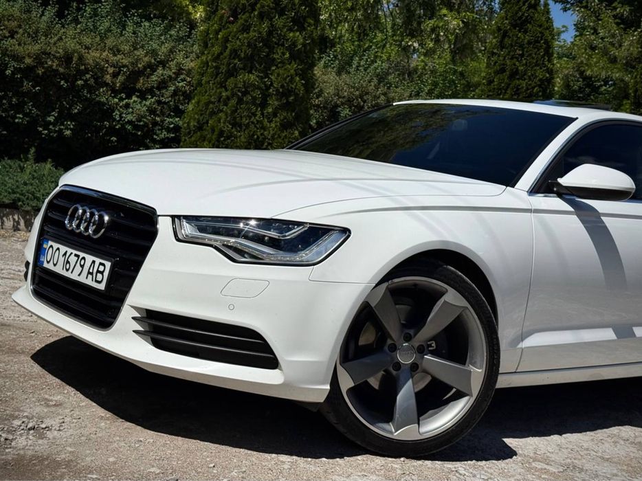 Продам Audi A6/C7 2014 года