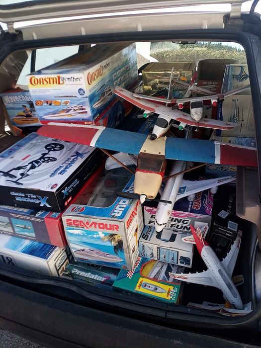 Vendo/troco lote de material de radiomodelismo