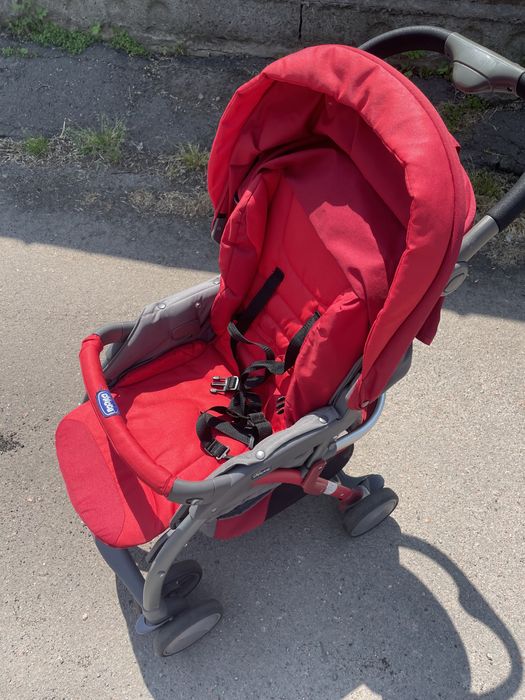 Продам дитячу прогулянкову коляску Chicco