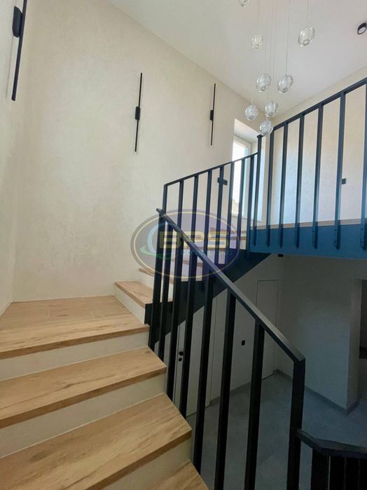 Новий сучасний будинок біля моря. Без %