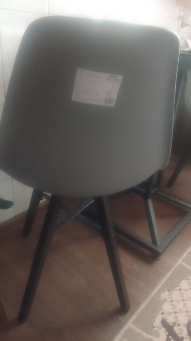 Стулья  пластиковые. Цена за два.