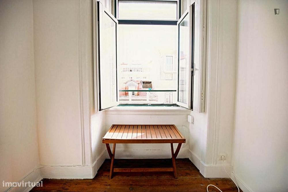 Quarto - localizado em Picoas Lisbon