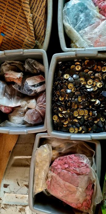 Lot of Buttons, Closures,64729607623681122