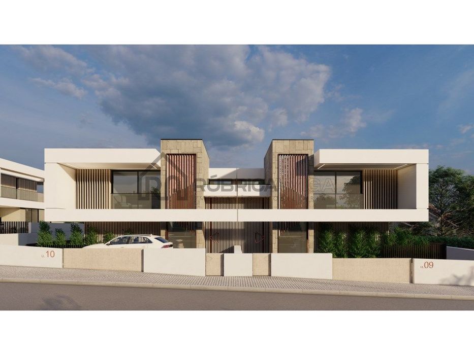 Lote para moraria Moderna v4 com cave e piscina, perto de Loulé