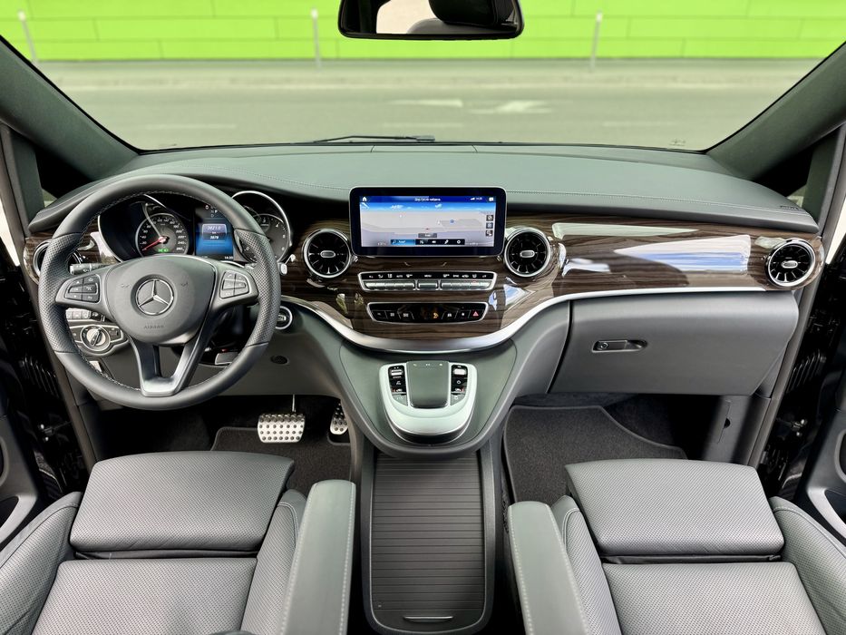 Mercedes Benz V-Class 300d Extra Long AMG