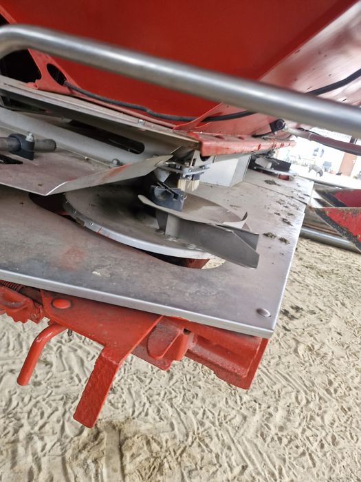 Rozsiewacz nawozu rauch axera