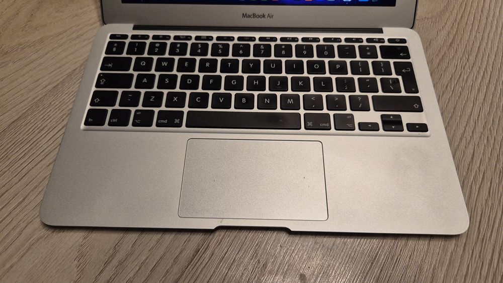 MacBook Air 11 cali 2015 r