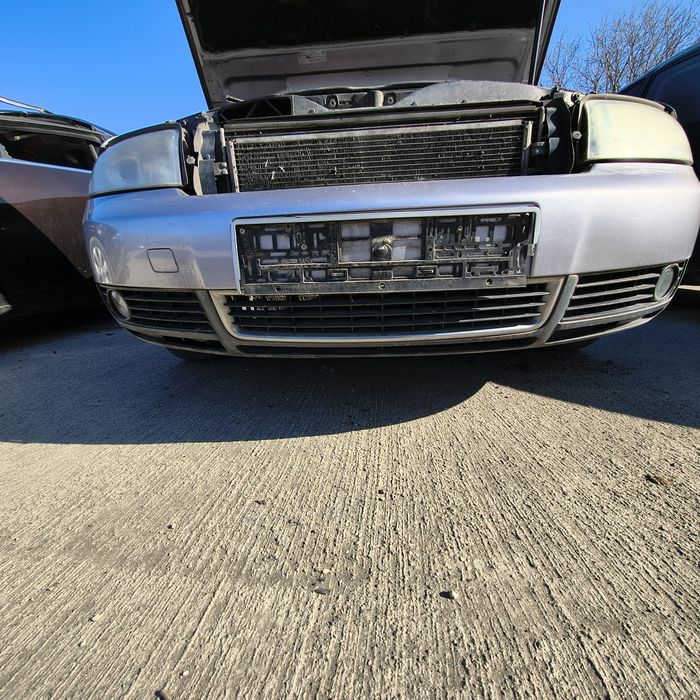 Audi A4B6 Kombi Zderzak Przedni LY7H
