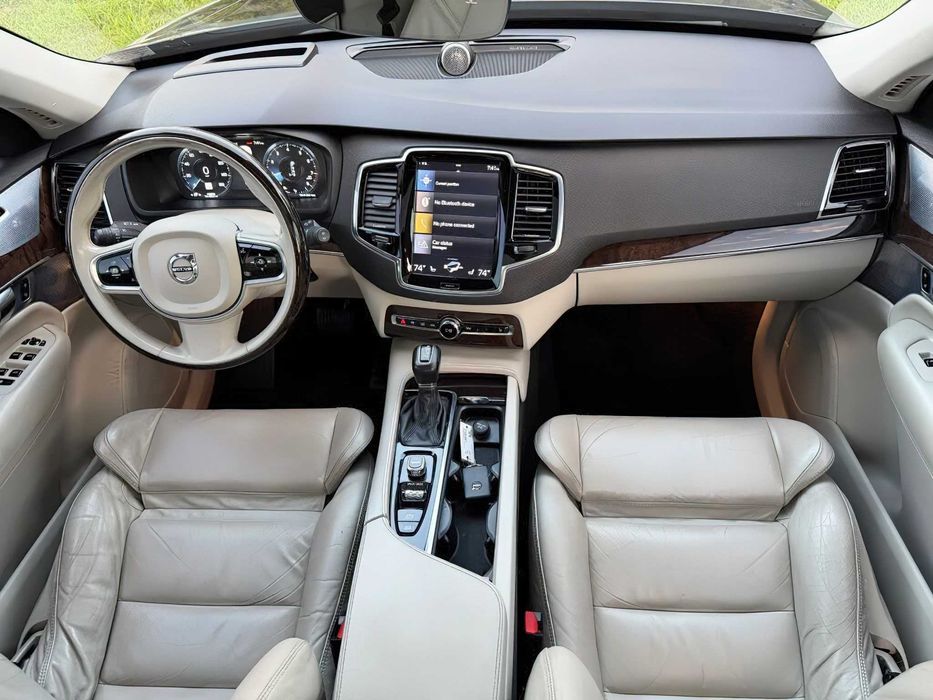 Volvo XC90    2015