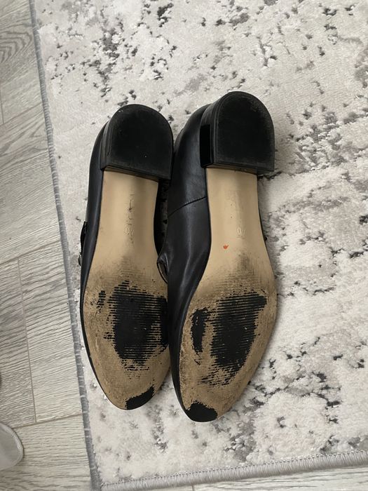 Продам шкіряні туфлі на низькому каблуці