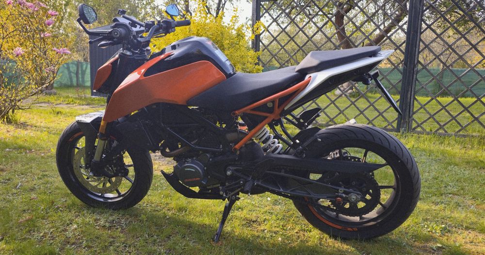 KTM DUKE 125 / 3000 tys kilometrów przebiegu jak nowy .