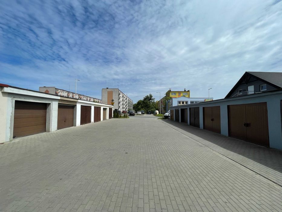 GARAŻ mur w Świeciu przy ul. Paderewskiego / Wojska Polskiego 67c 67d