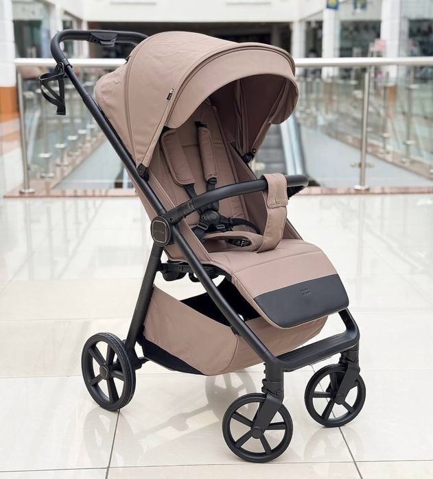 Прогулянкова коляска CARRELLO Bravo Carbon 2025