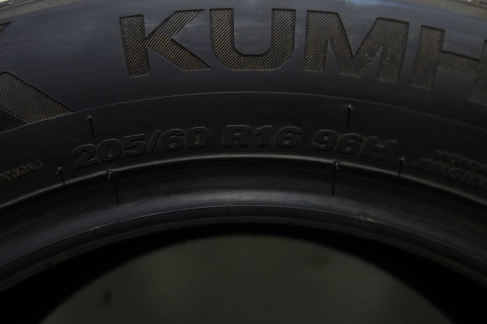 DEMO Opony zimowe 205/60/16 - KUMHO Winter Craft WP52 XL