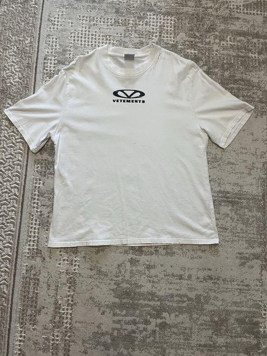 Футболка vetements