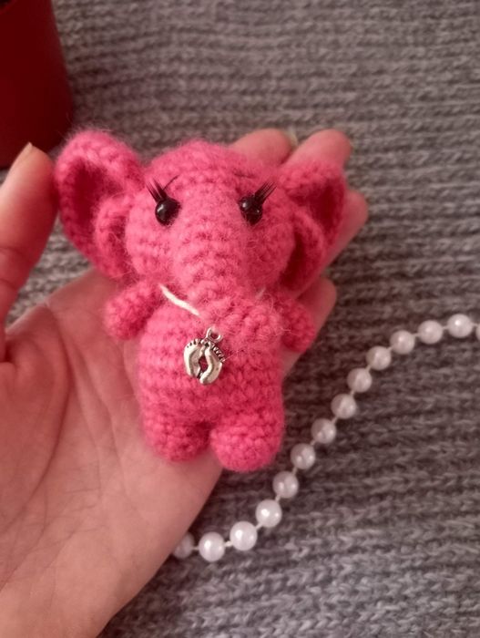 Розовый слоник. Вязаная игрушка