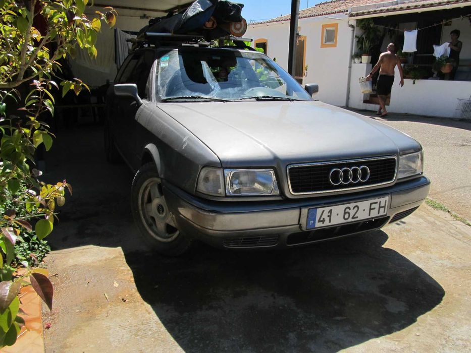 Audi 80  a GPL, muito económico e robusto.