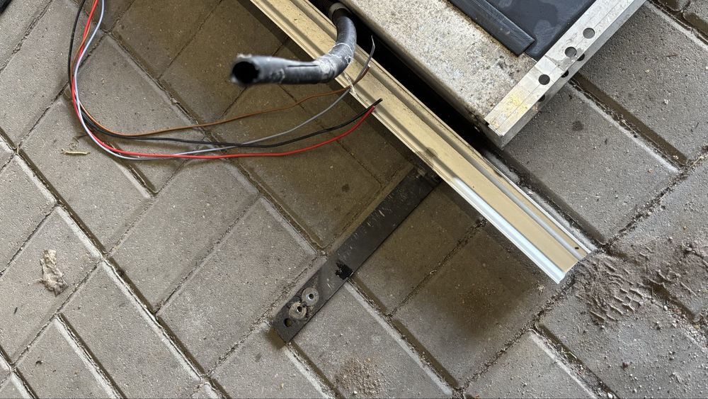 Kamper stopień Thule 700 + mocowanie Sprinter 907