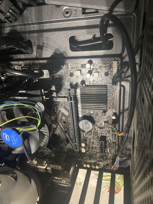 intel i3-10100f i gigabyte h410 h v3 bez ramu, Zasilacz corsair cx550m